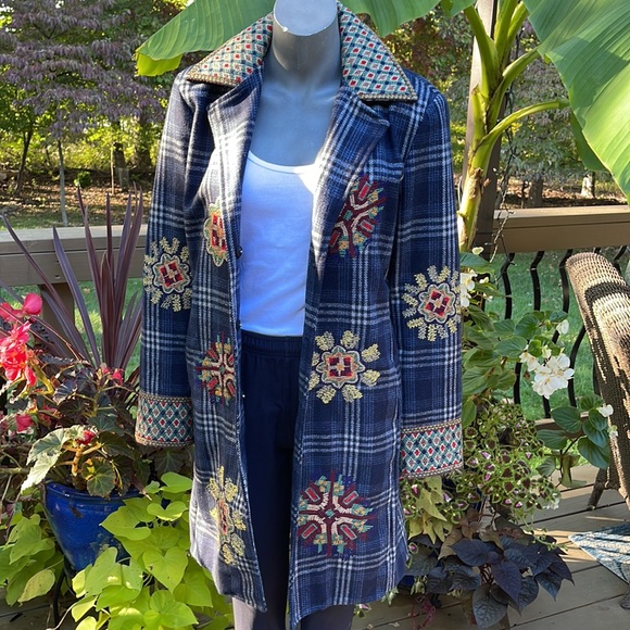 Relais Embroidered Wool Coat - Picture 2 of 16